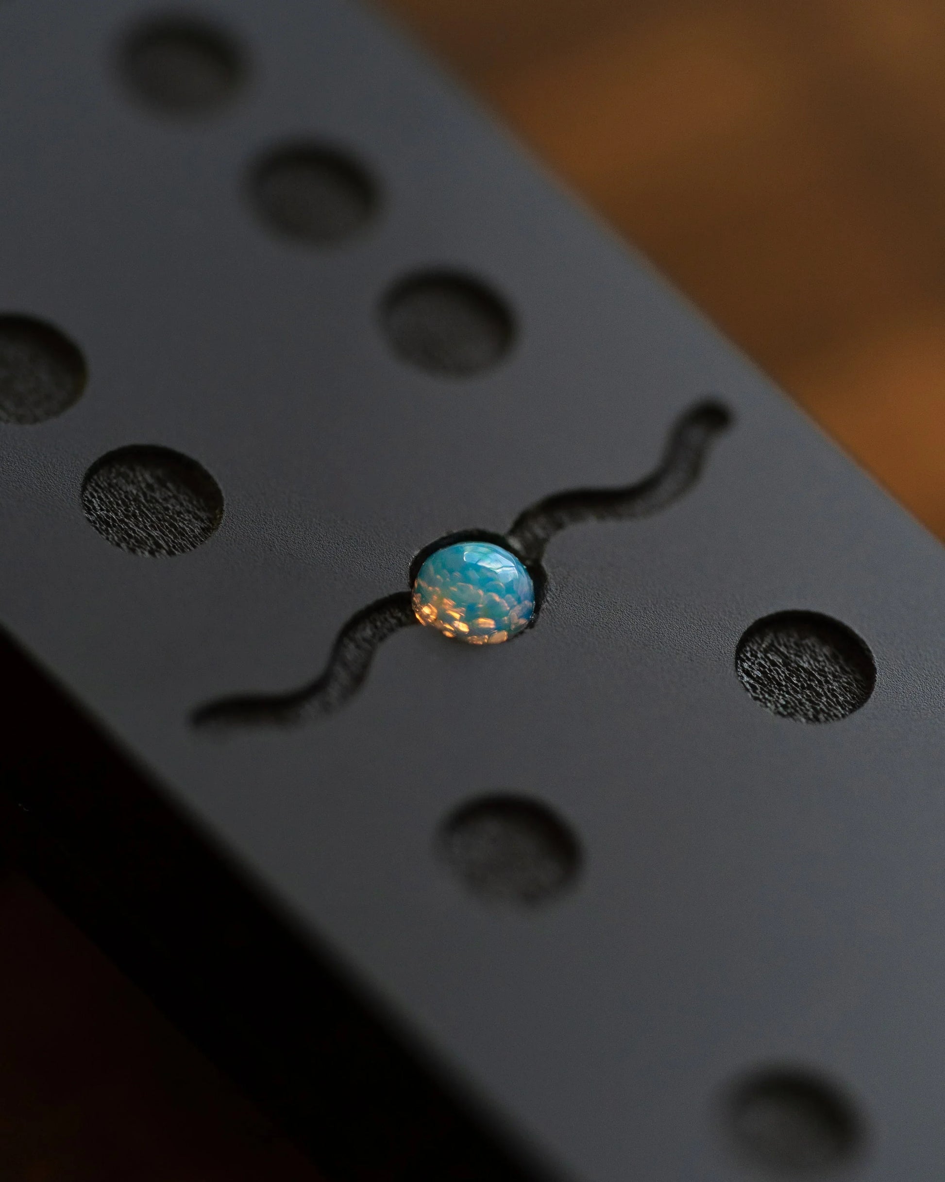 Pre-Order: Matte Black & Opal Quartz Crystal Dominós Set - SUPERBIEN