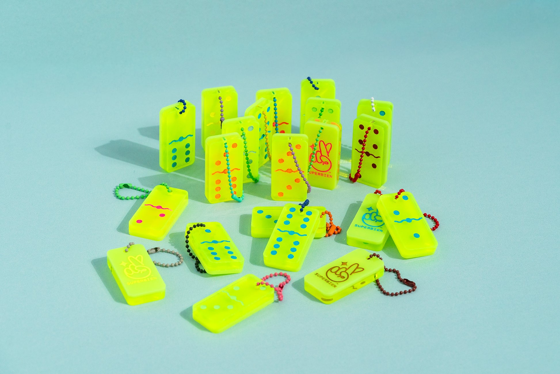 Dominó Keychains