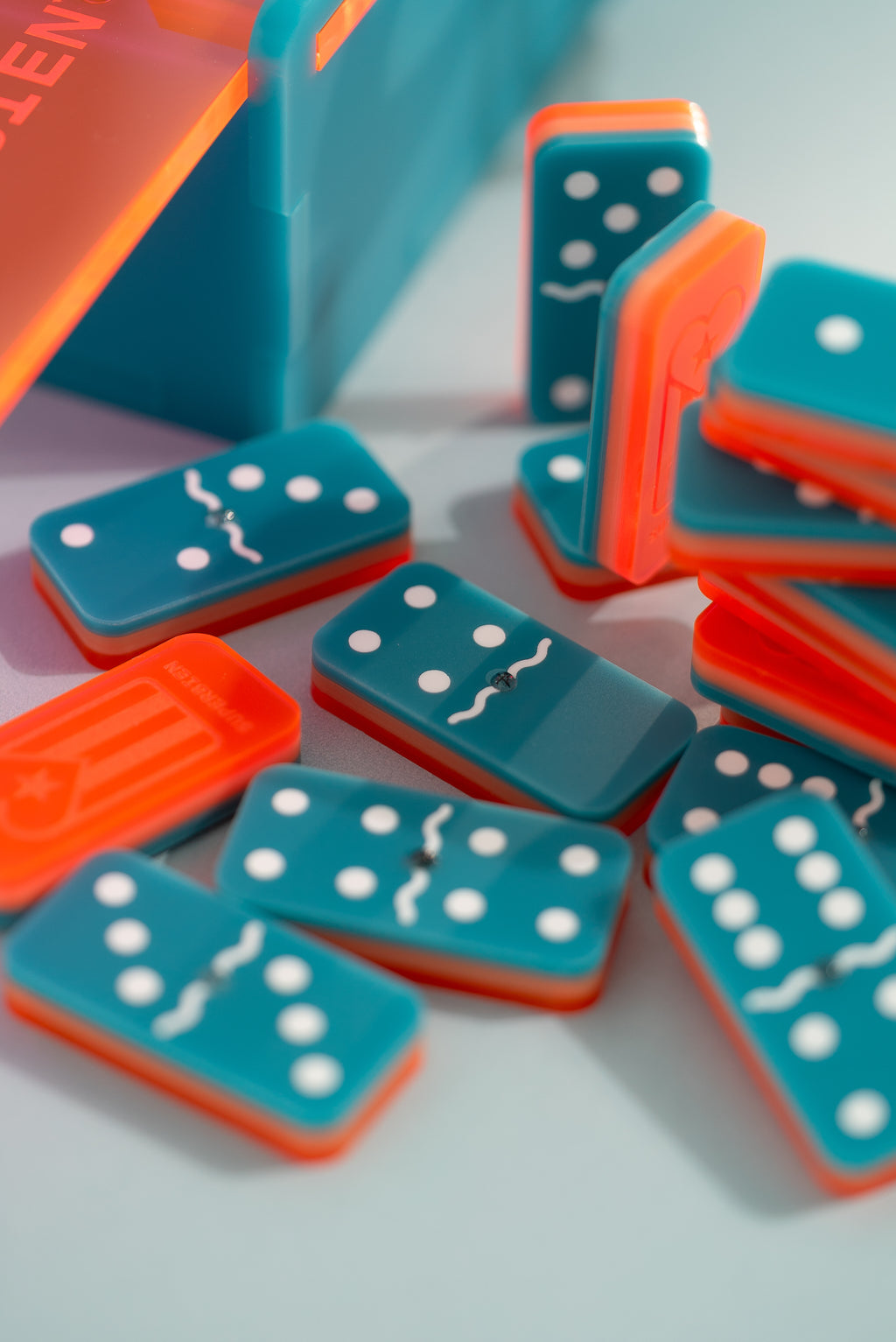 SUNSET - Turquoise, Fluorescent Pink & Black Rutile Quartz Dominó Set