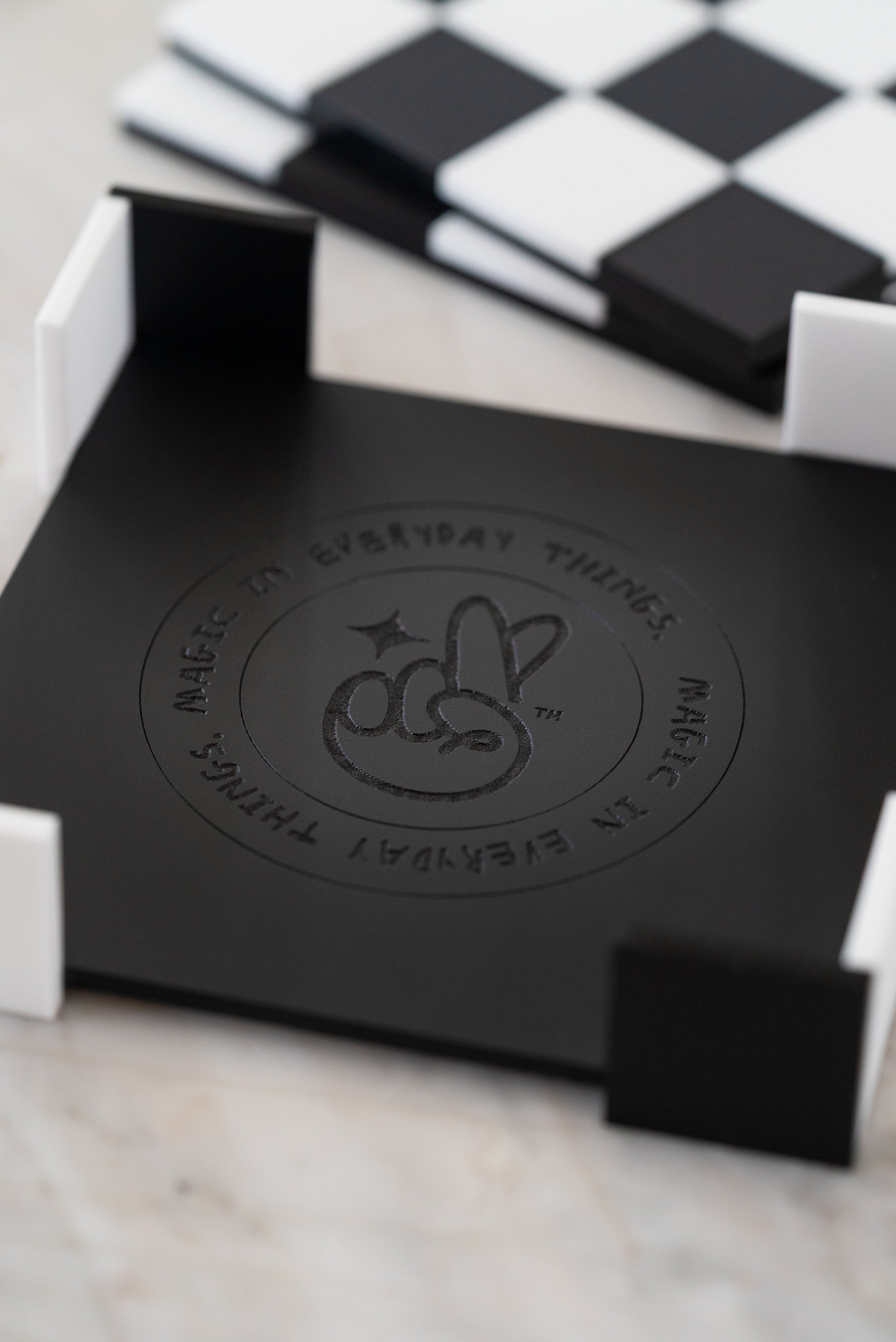 Losetitas Coasters - Black/White